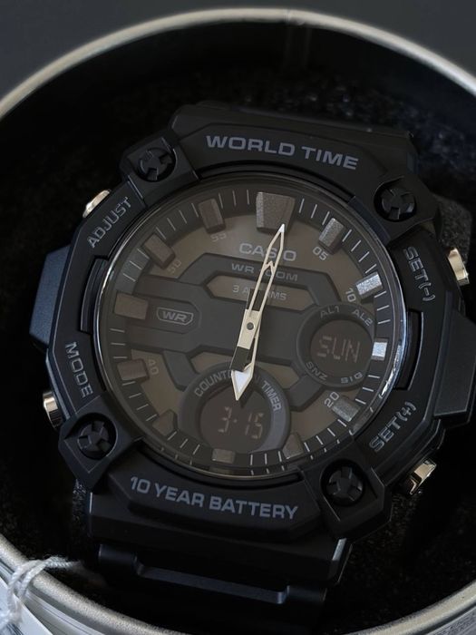 Чоловічий годинник CASIO AEQ-120W-1B.
