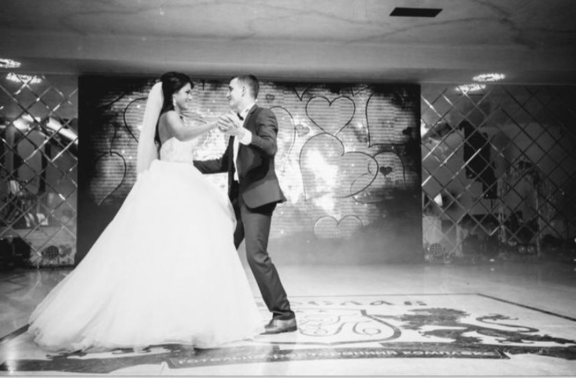 Весільна сукня