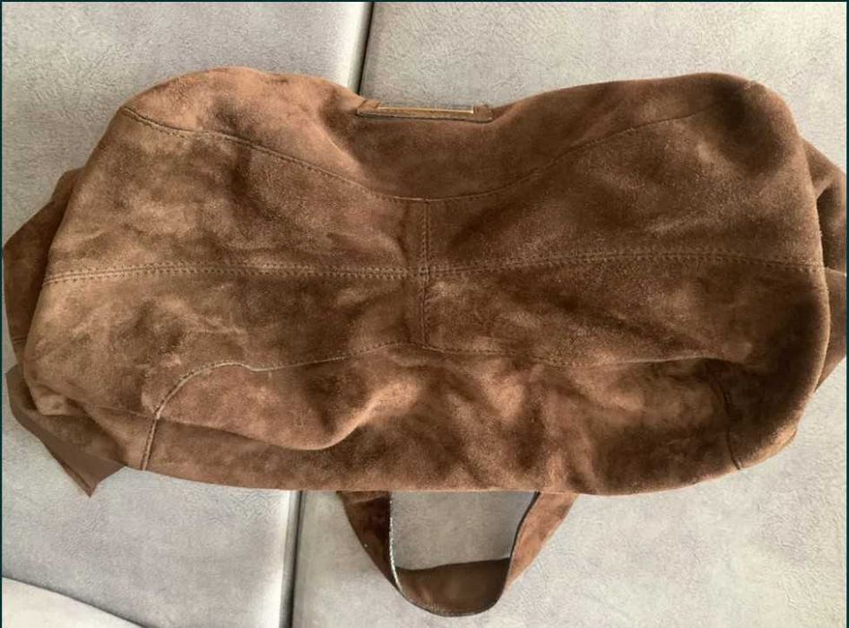 Замшевая сумка Valentino Garavani. Франция