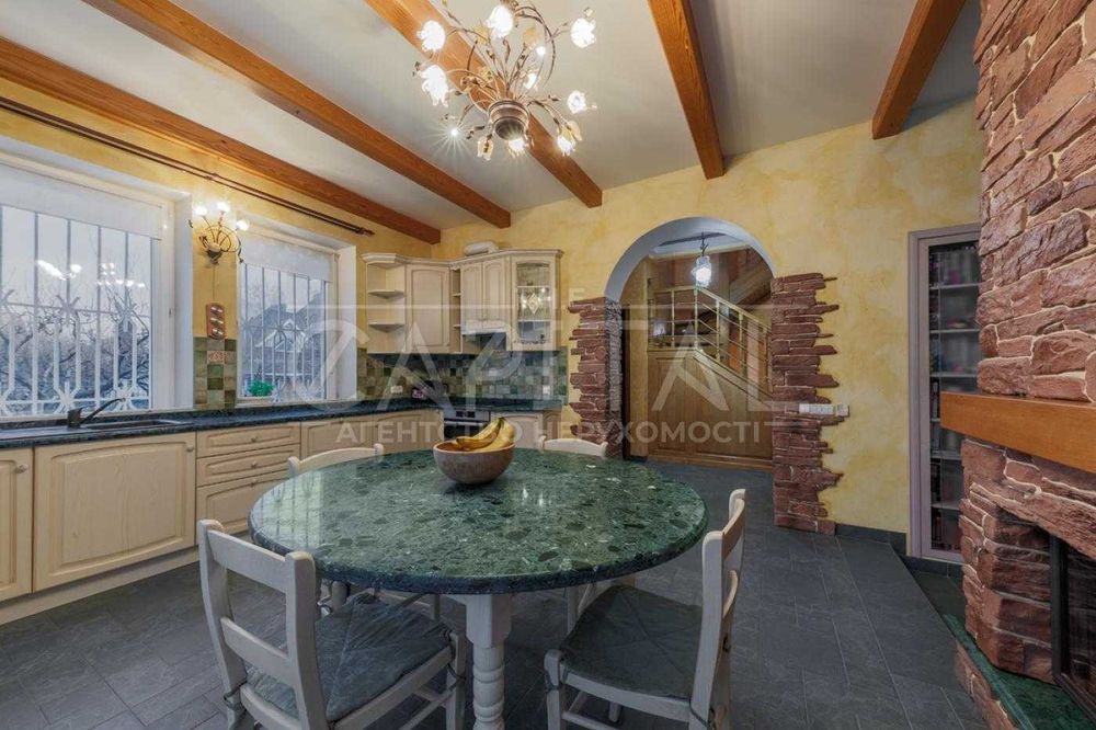Продаж будинку 270м2, Софіївська Борщагівка, 10 соток