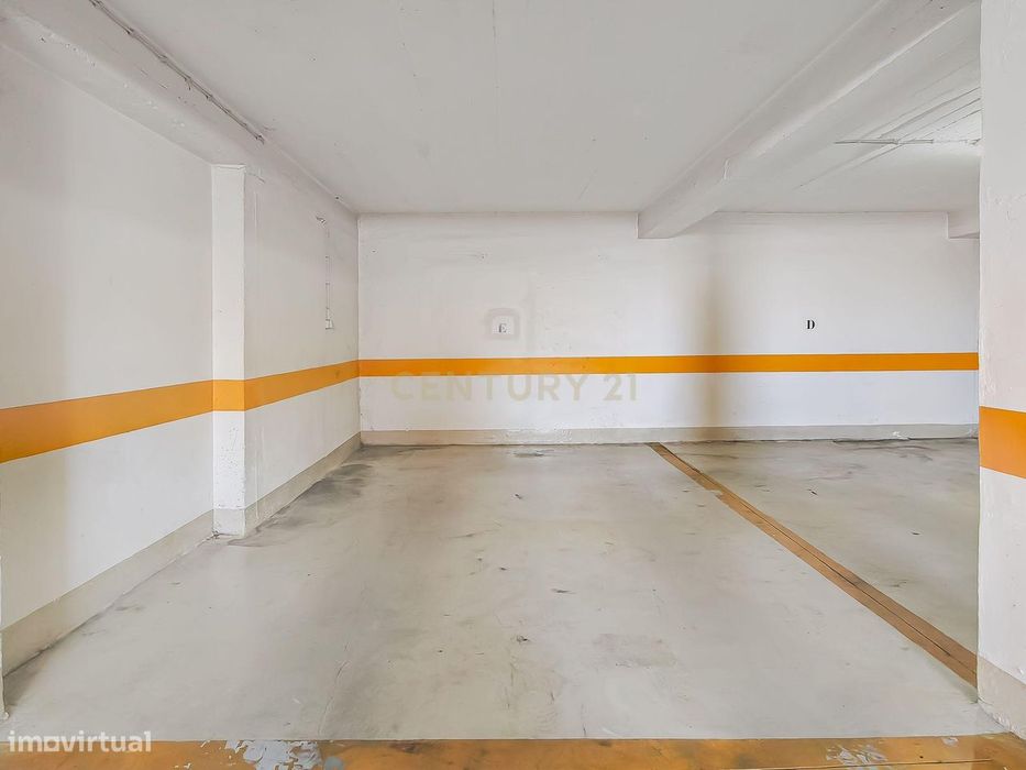 Apartamento T2 Dúplex com Vista Panorâmica e Garagem com Carregamento