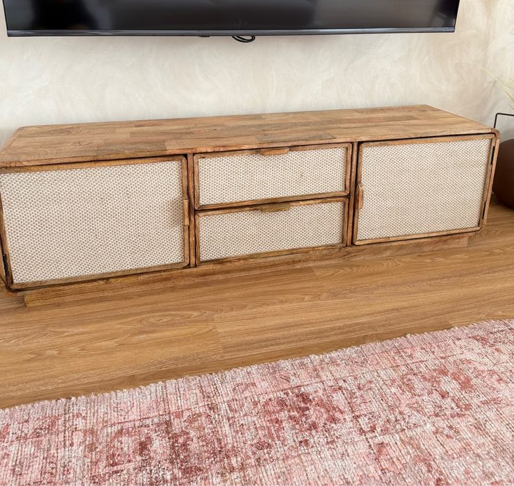 Movel de TV Sklum de madeira 160cm - Novo (1 mes de uso)