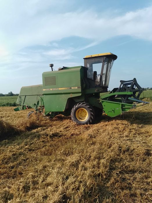 Комбайн Джон ДІР 1042
