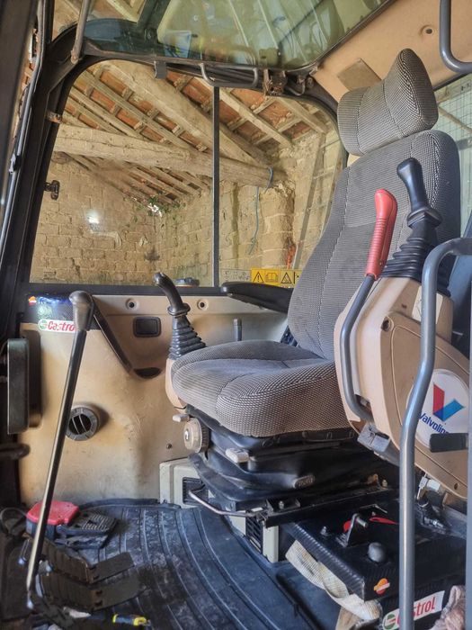 Doosan Solar 55V 2007 c/ Ar Condicionado + 3 Baldes | Muito Estimada