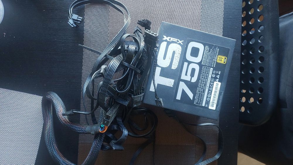 Fonte TS 750W  para PC gamer