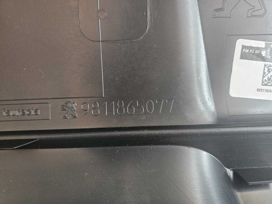 Para-choques Traseiro Peugeot 3008 II | 130511