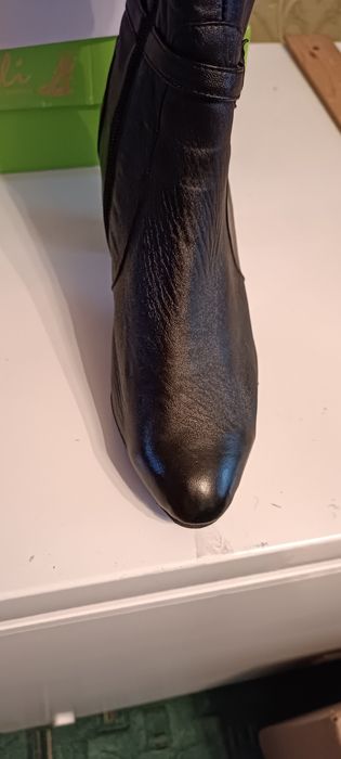 Продам Кожаные сапоги