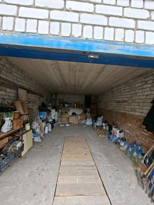 Продам гараж у центрі міста