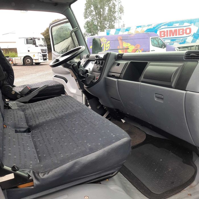 Mitsubishi Canter,  de contentor com plataforma