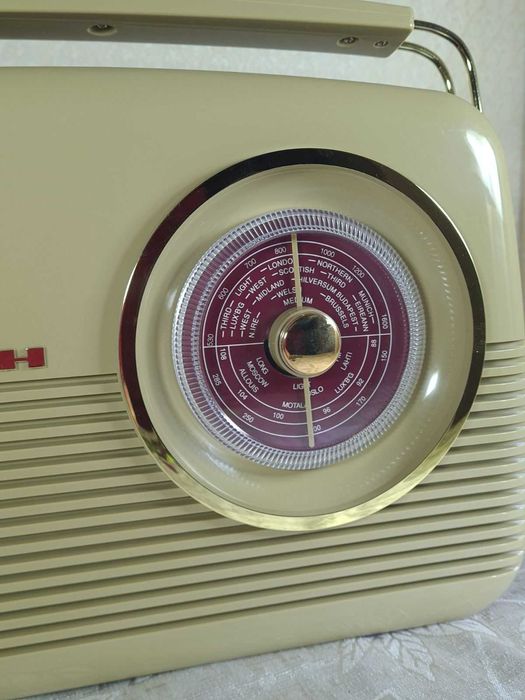 Винтажный радиоприемник марки Bush TR82/97.Новый ,рабочий.Англия.