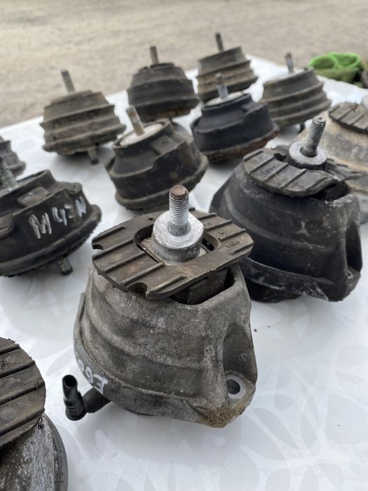 Подушка Двигуна BMW БМВ е39 е46 е60 Подушка Мотору М52 М57 Бумер BMW