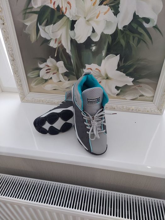 М'ячі баскетбольні взуття футбольне баскетбольне мячі волейболні футза