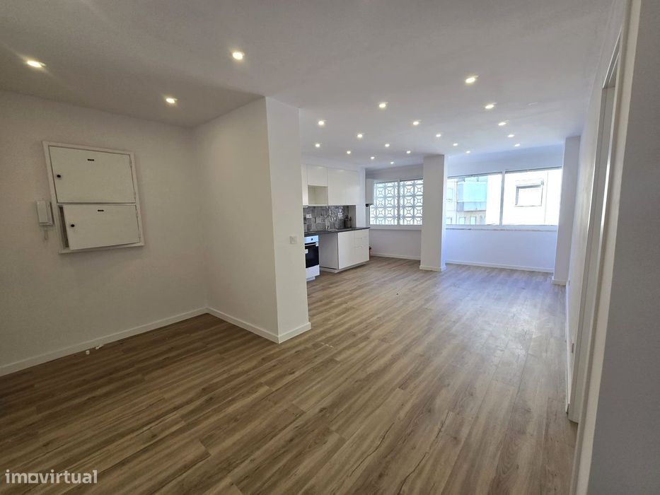 Apartamento Totalmente Remodelado T2 - Amadora