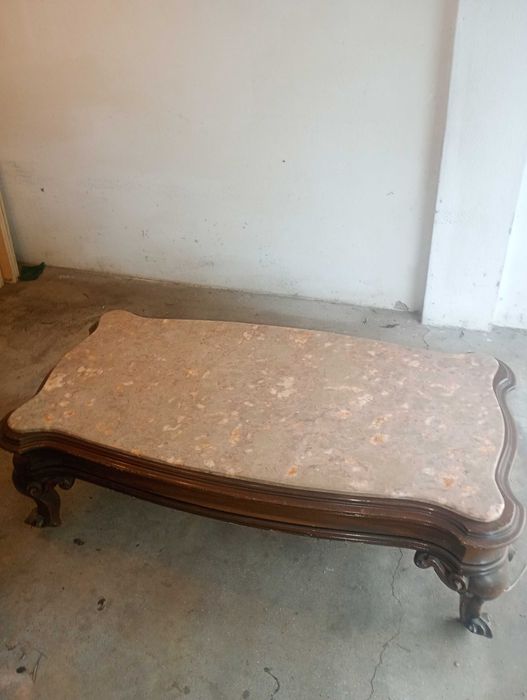 Mesinha de sala com pedra mármore