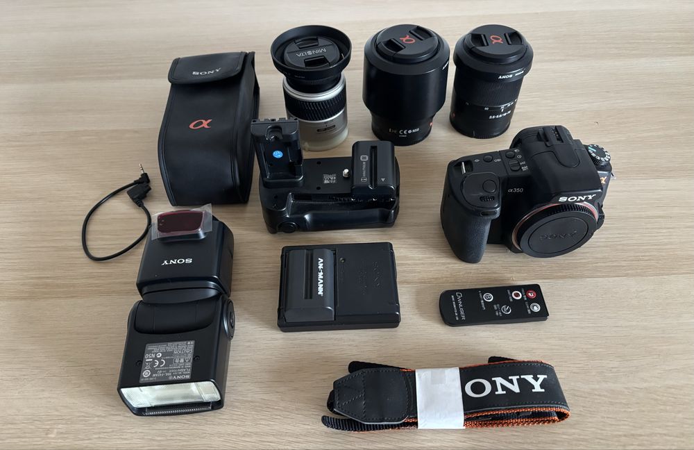 Zestaw Sony Alpha a350 + 3 obiektywy + nieużywana lampa + grip i pilot