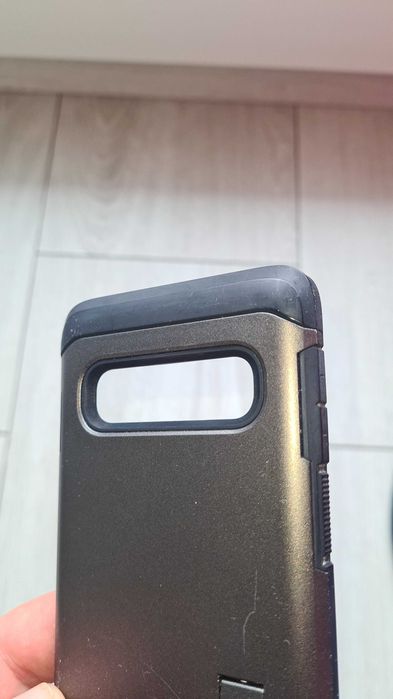 etui Samsung S10 Spigen
