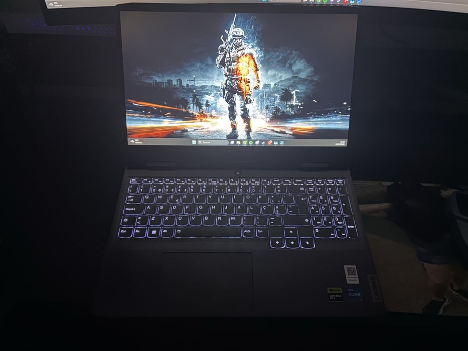 Vendo/Troco Portátil Lenovo LOQ 15IRH8