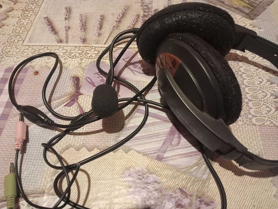 Навушники  і аксесуари до них(куча)