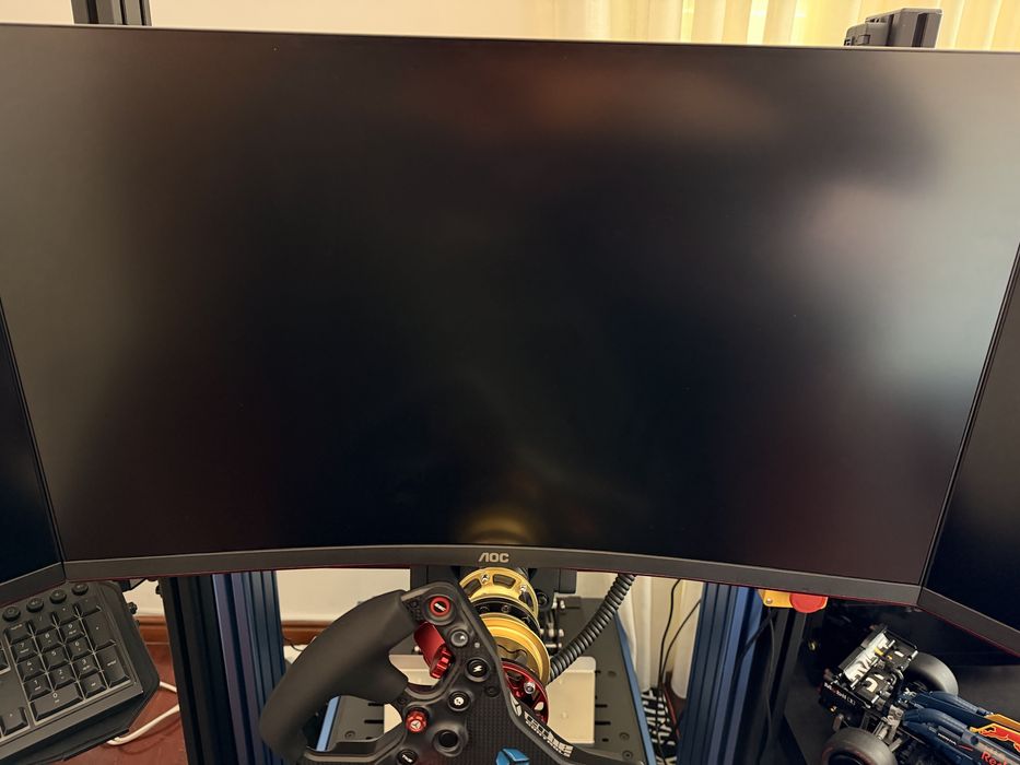 3 monitores AOC 240hz 32”