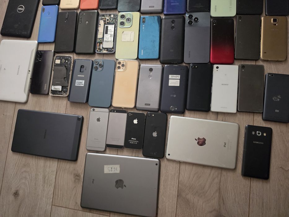 Sprzedam dużą ilość telefonów/tabletów/laptopów samsung /Iphone itp.