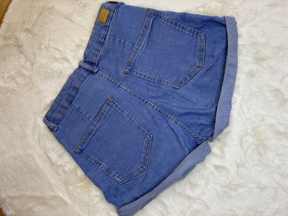 Jeansowe spodenki z wysokim stanem