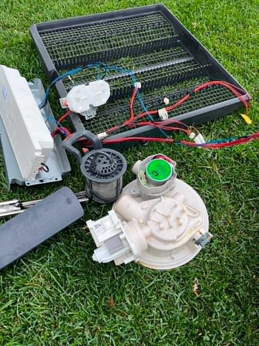 Części z demontażu zmywarki Electrolux EEM48320L