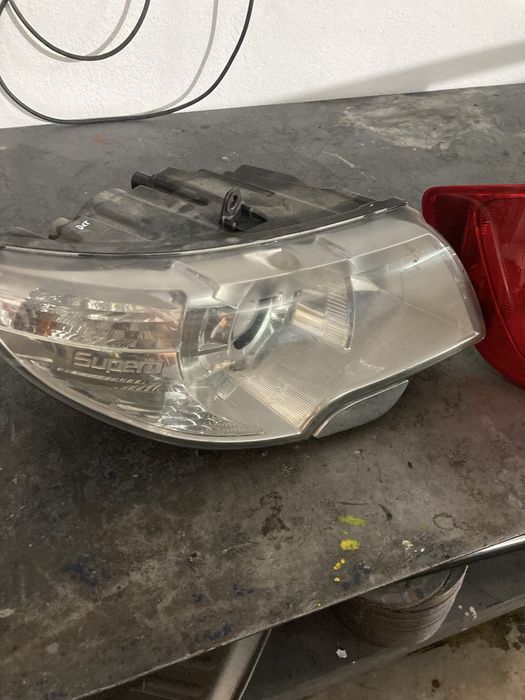 Farol - Farolim Skoda Superb