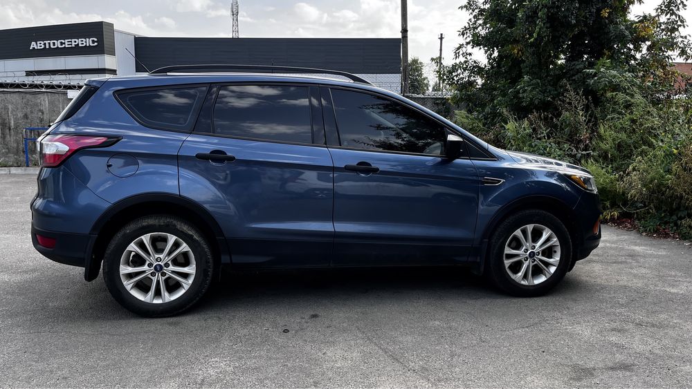 Продам Ford Escape