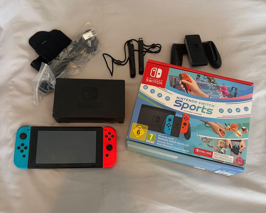 Nintendo Switch V2 Como Nova + 3 Jogos + Caixa e Acessórios