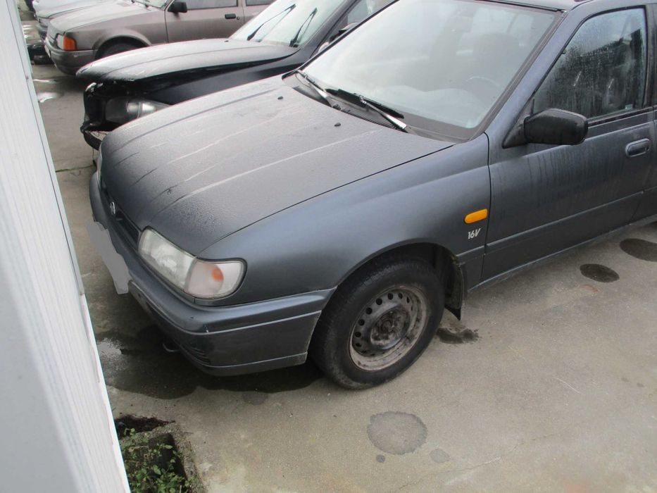Nissan Sunny de 1993 para peças
