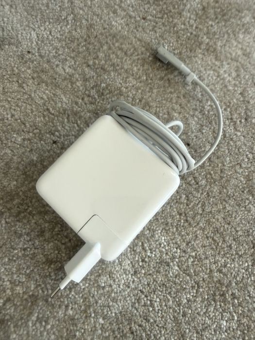 MacBook Pro 13,3” Mid 2010 | 2.4 GHz | 4GB RAM | 500GB