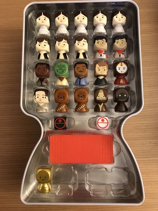 Star Wars Bustz - jogos - 2 latas com as figuras visíveis