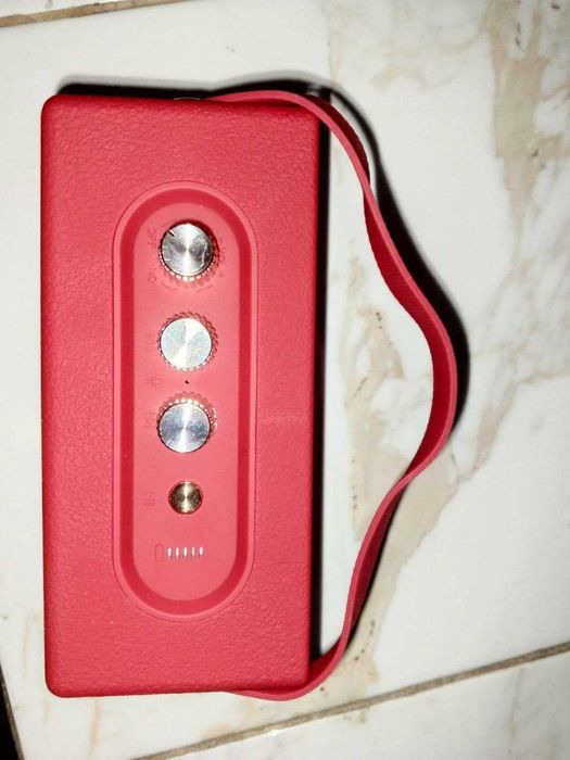 Marshall Kilburn Портативная Bluetooth колонка НОВАЯ (красная)