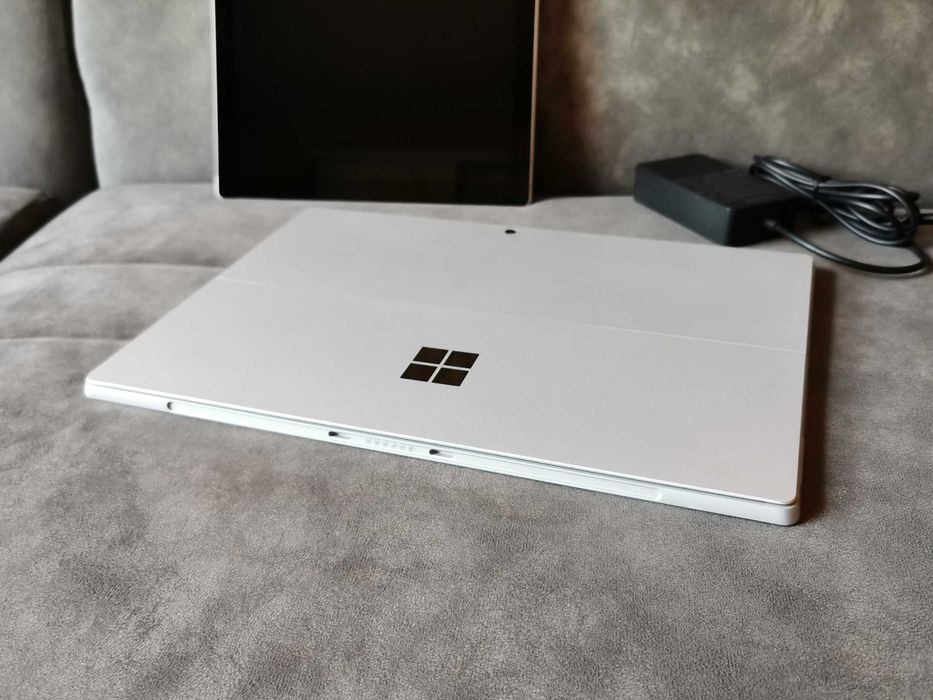 Планшет 12.3" Microsoft Surface Pro 5 intel i5-7300U 4/128gb NVMe 3K екран | з США
