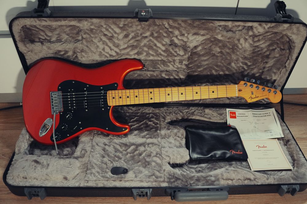 Guitarra Fender American Ultra II Stratocaster HSS MN SRD Igual a Nova