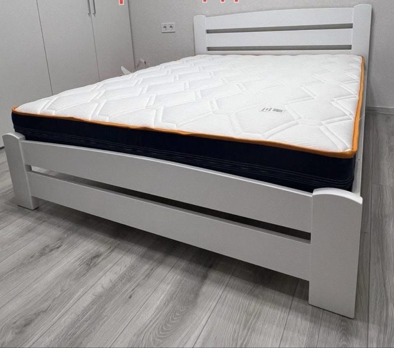 Ліжко двоспальне , біле. Бук масив. Нове.