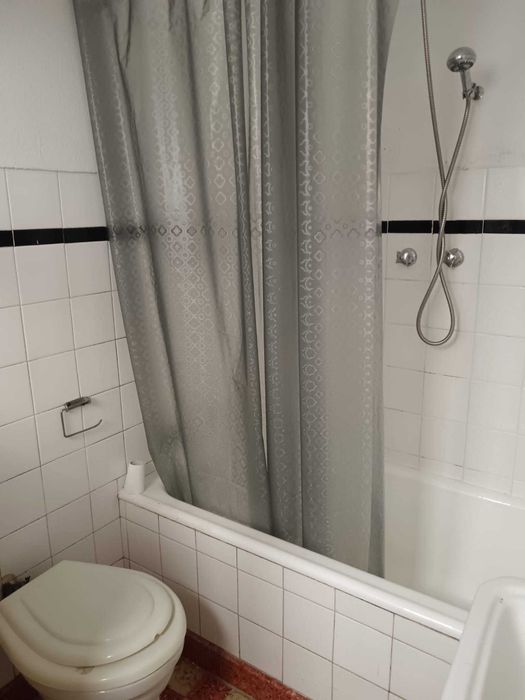 Vende-se Moradia
