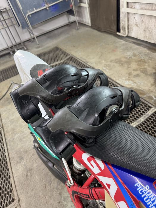 Наколенники брейсы pod k4