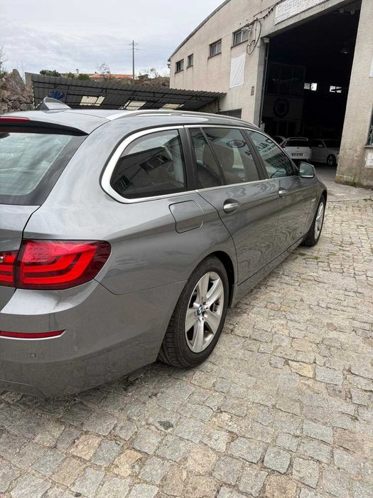Vendo carrinha BMW 520 - Muito bom estado interior e exterior. foto 2