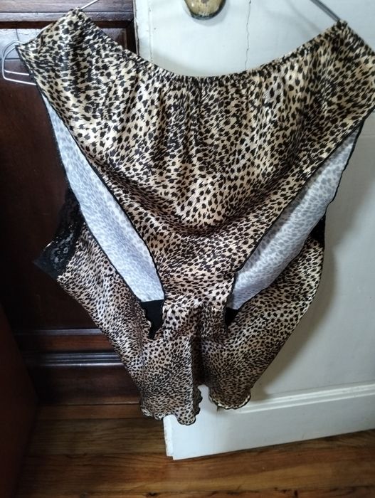 Diversas Peças de Roupa Intima de Senhora