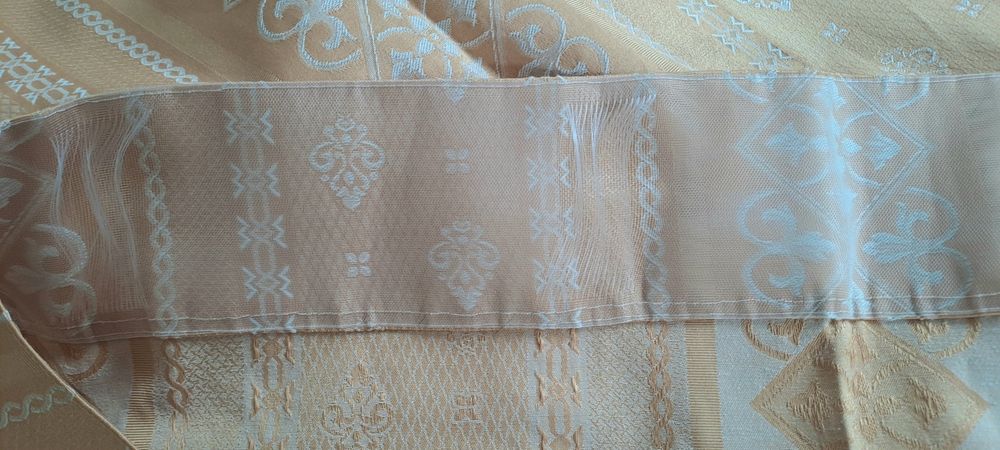 Par de cortinados em brocado, amarelo torrado