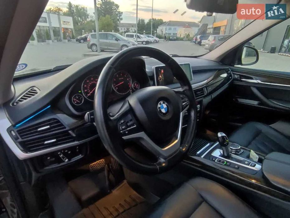 Автомобіль BMW X5 2016