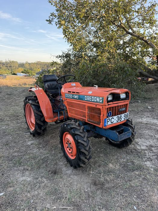 Trator Daedong 4x4 com Documentos