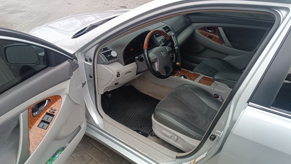 Продам Toyota Camry 40