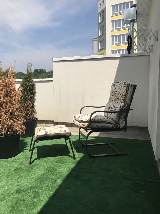 Квартира біля озера з круговою терасою та власною парковкою