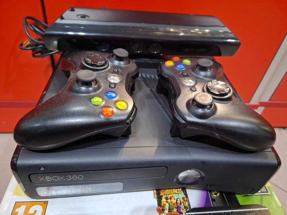 Konsola Xbox 360 S 320GB 2 pady KINECT pudełko model 1439