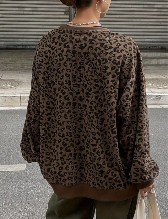 Жіночий стильний светр S розмір