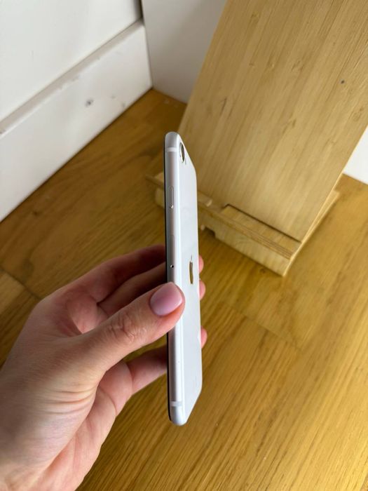 Iphone se 64gb на паролі #1338