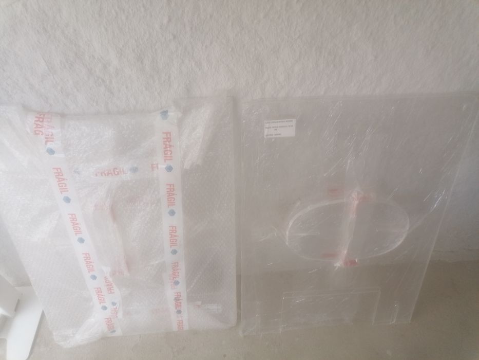 4 Acrílicos de protecção NOVOS