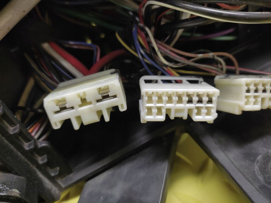 lexus rx300 3.0 v6 skrzynka bezpieczników